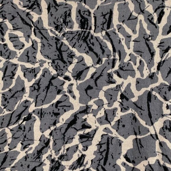 Anne Klein Knit Top sz L Gray Taupe Pattern Flowy Wide Hem New NWT - Picture 4 of 7